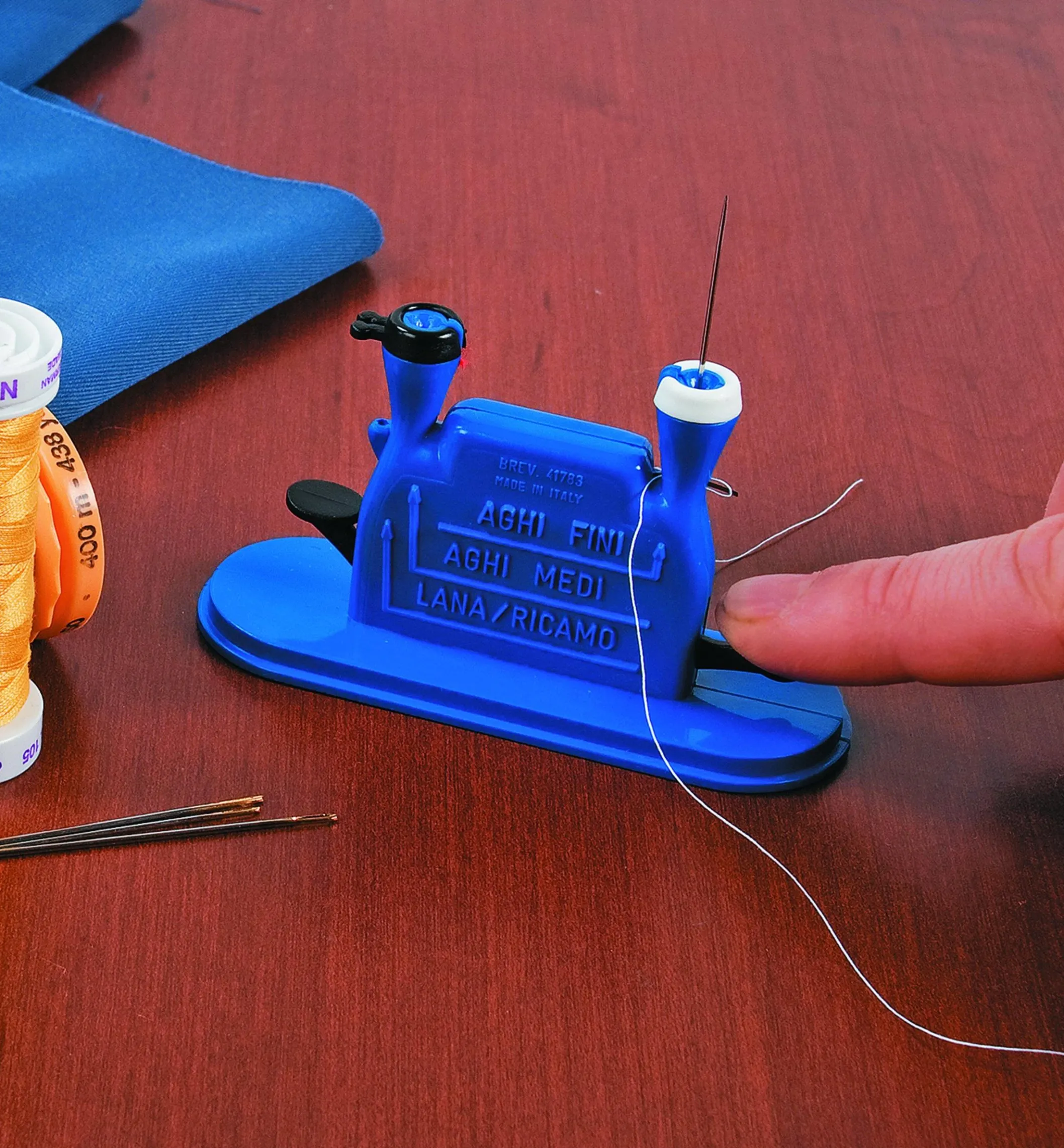 Automatic Needle Threader