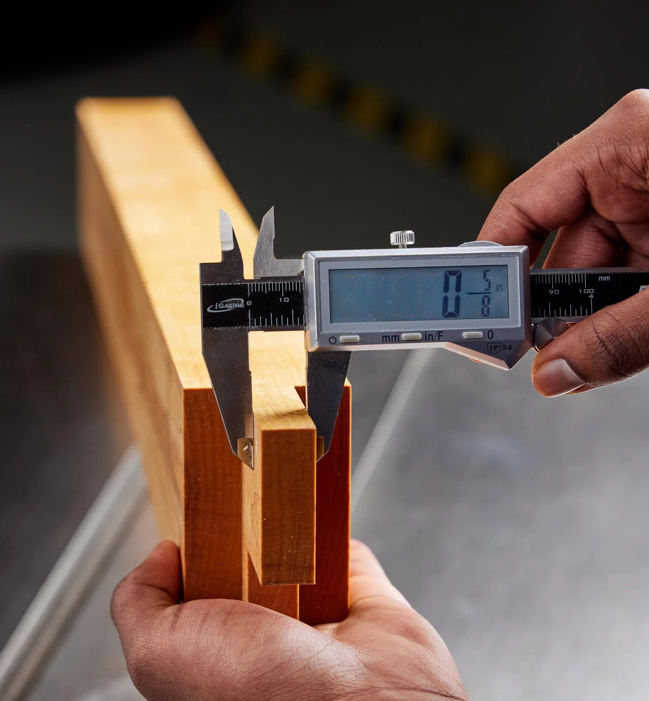 Blindman's Fractional Electronic Caliper