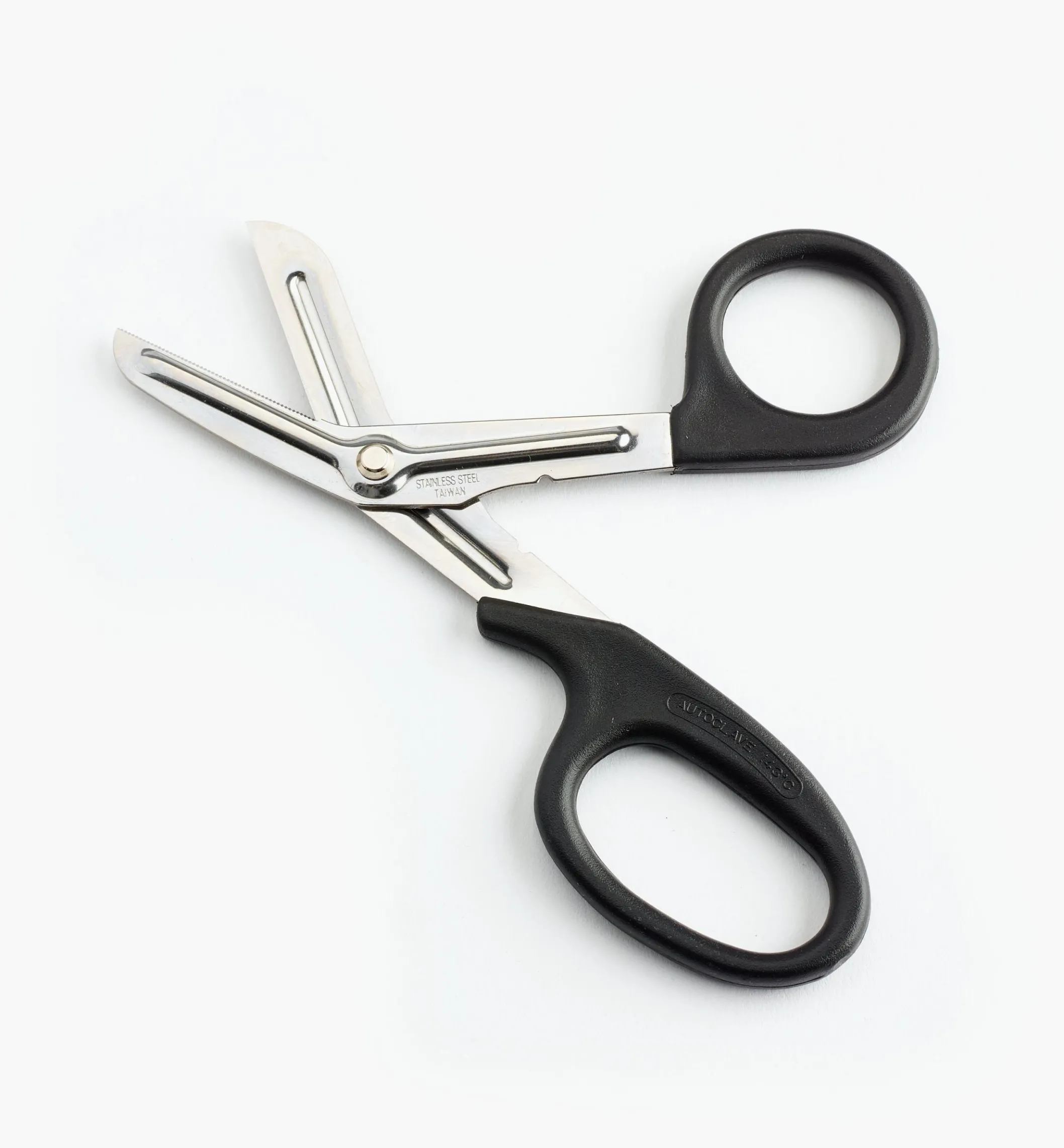 Clamshell Scissors