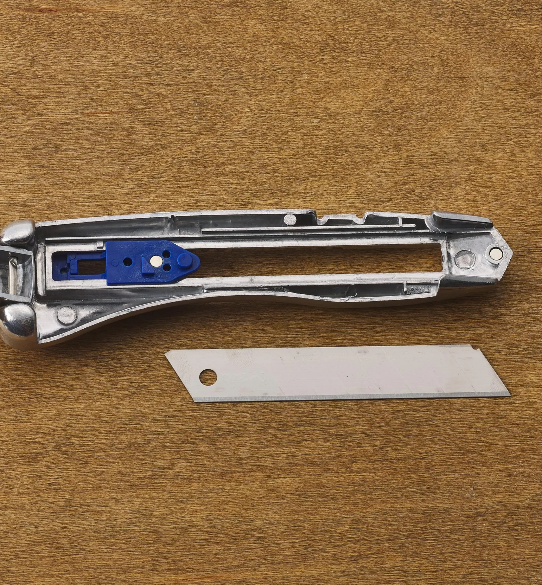 Delphin 2004 Snap-Off-Blade Knife With Holster