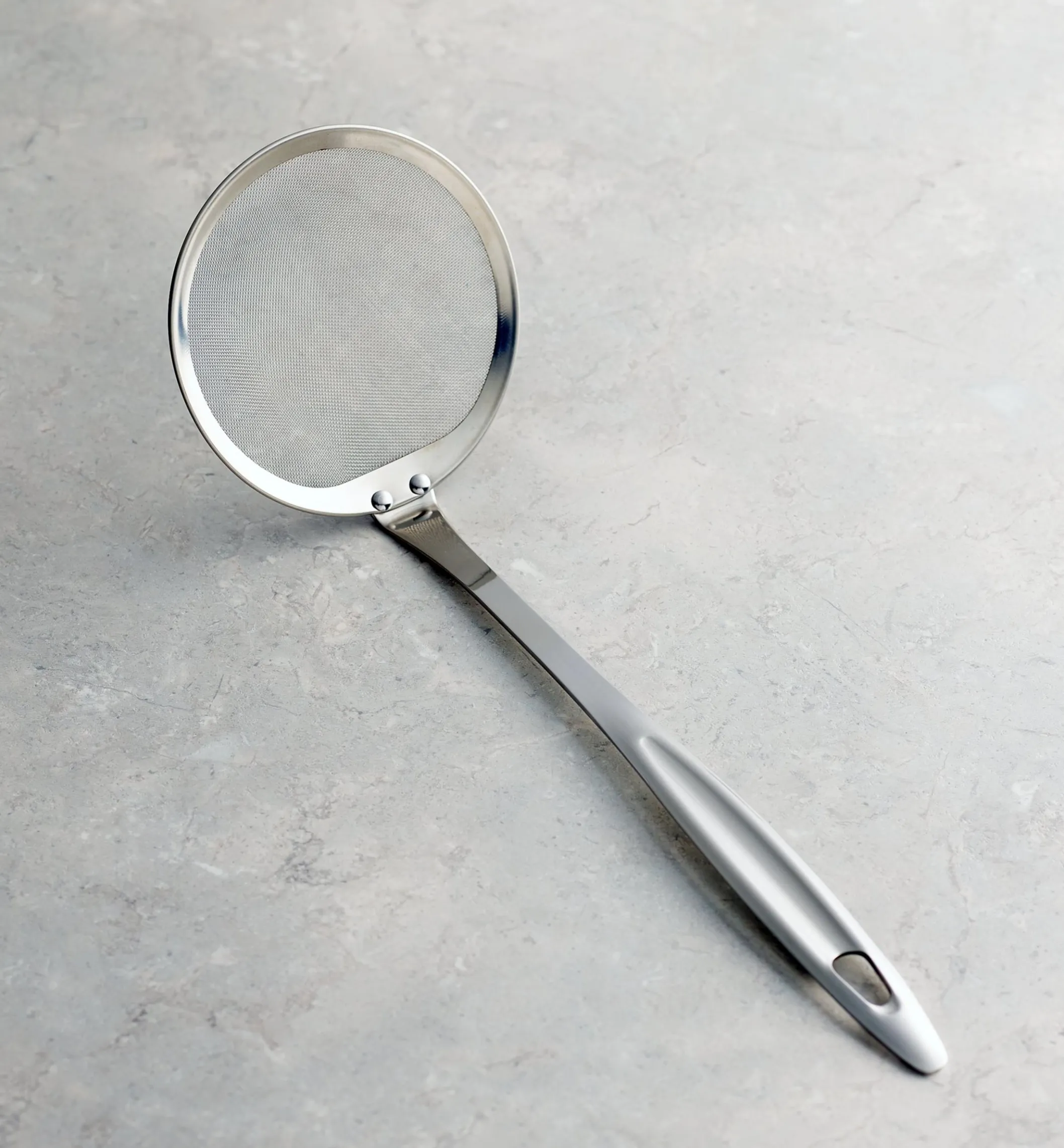 Fine-Mesh Skimming Ladle