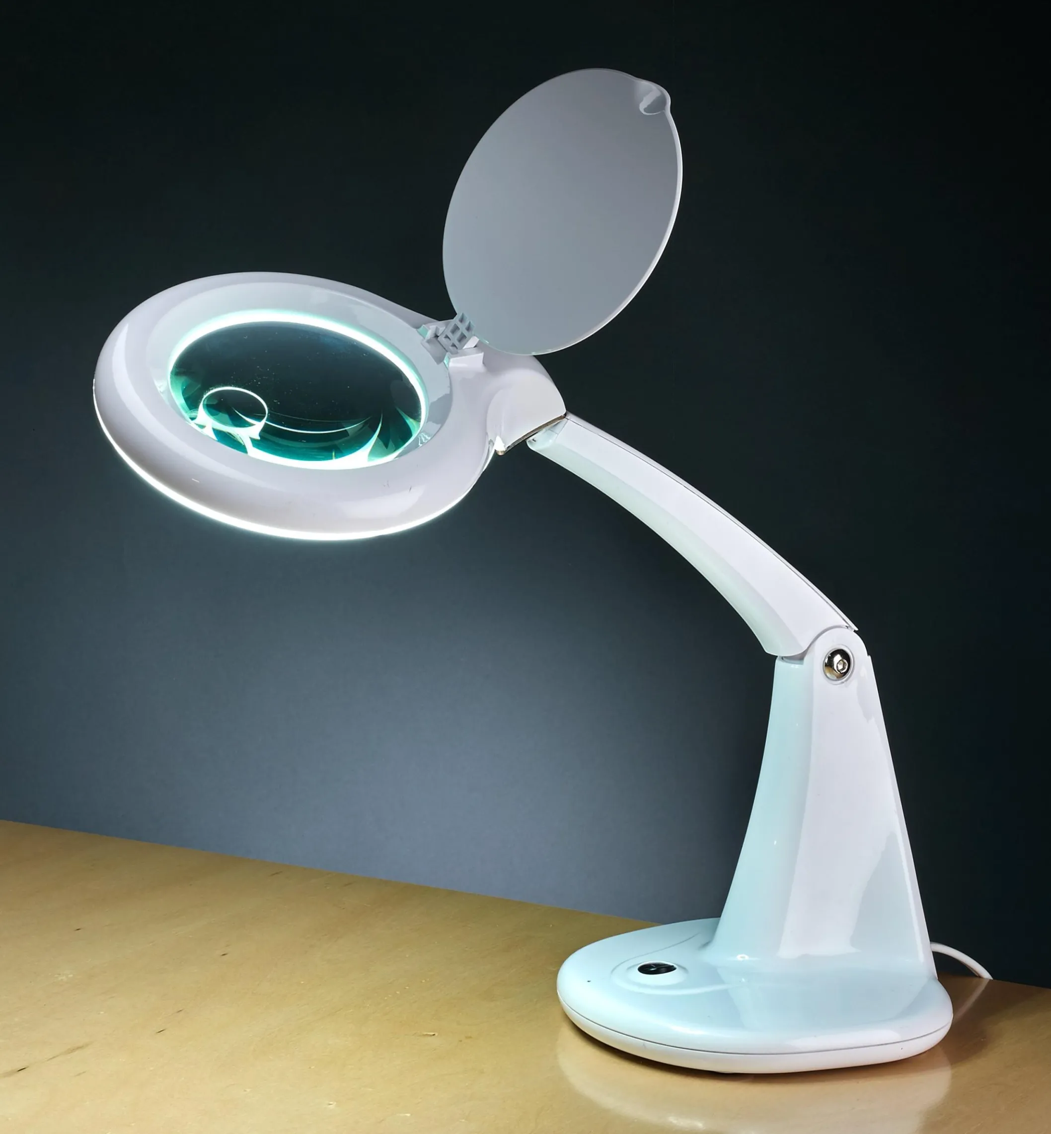 LED Tabletop Magnifying Lamp
