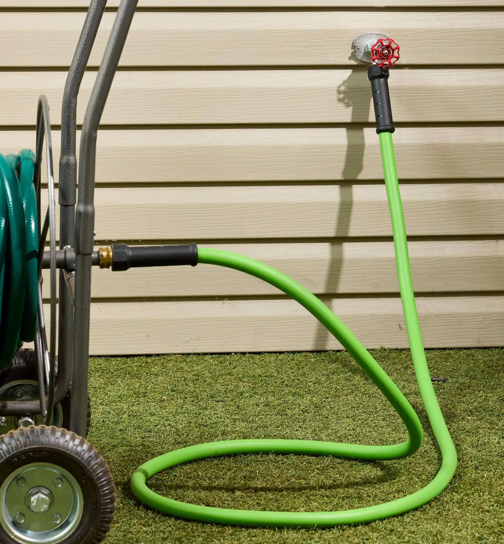 Lee Valley 10' Leader Hose With Swivel Collars