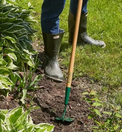 Lee Valley Slim Draw Hoe