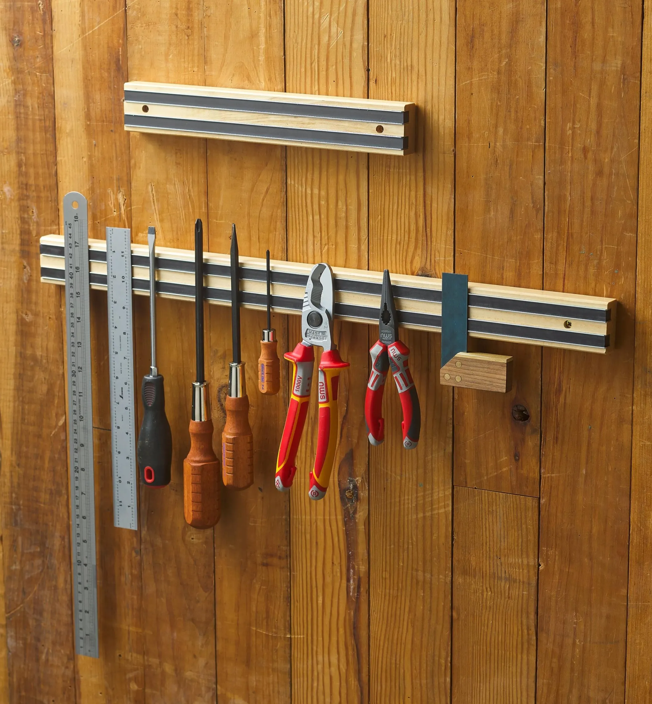 Light-Duty Magnetic Tool Bars