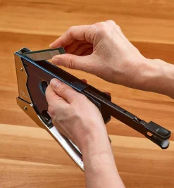 Light-Touch Steel Staple Gun