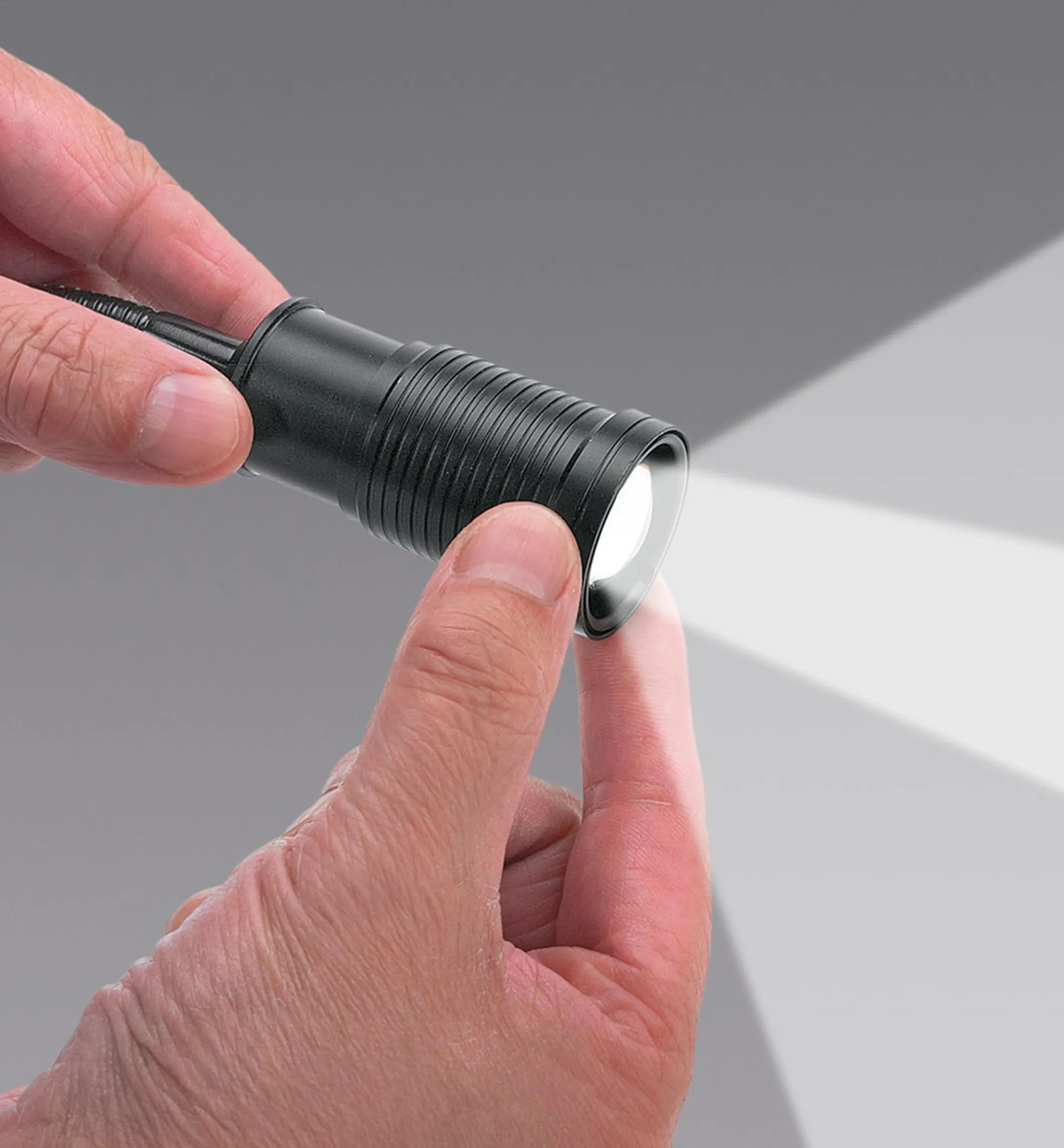 Magnetic-Mount LED Work Light