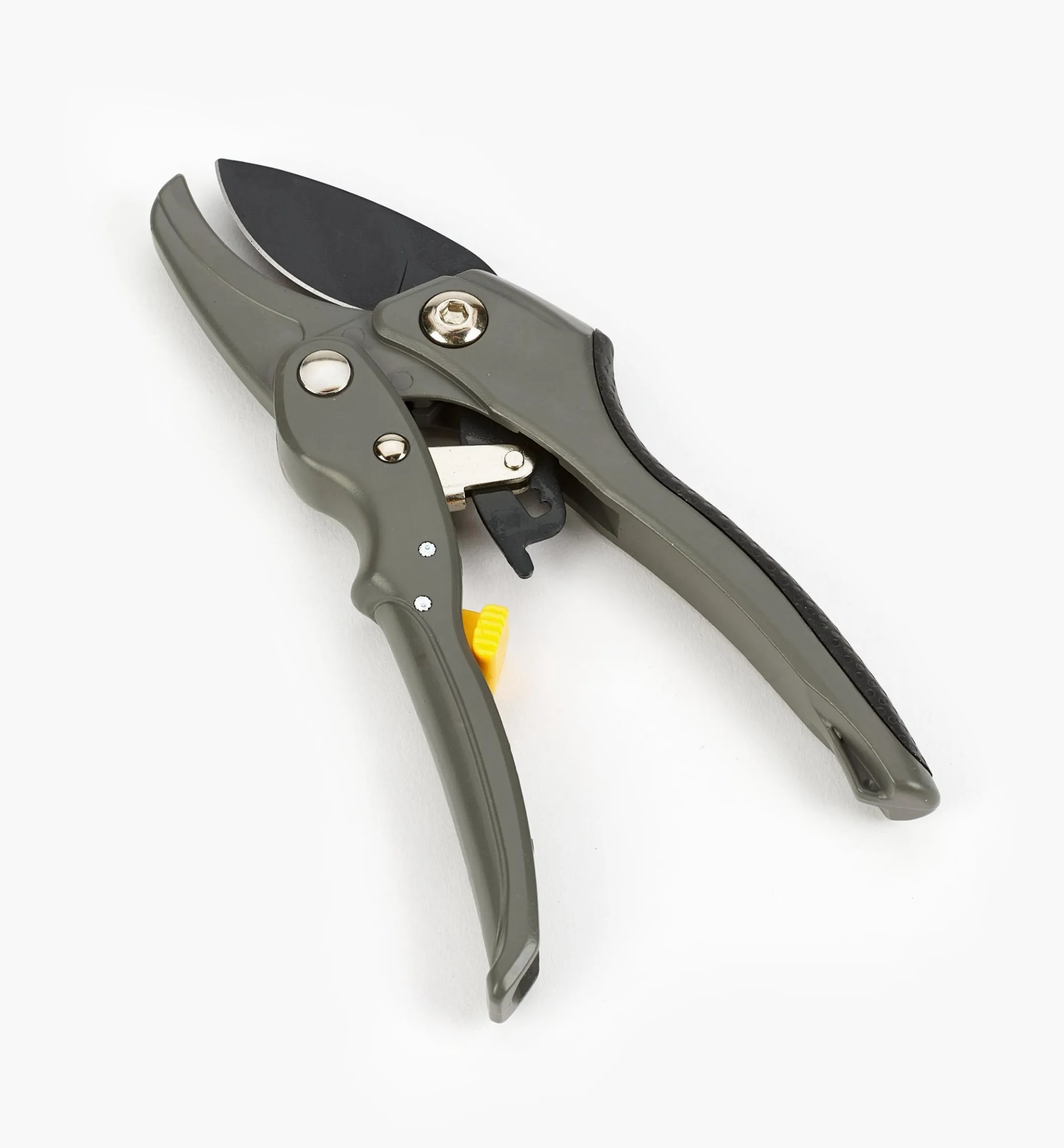 Ratcheting Hand Pruner