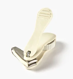 Rotary Fingernail Clipper