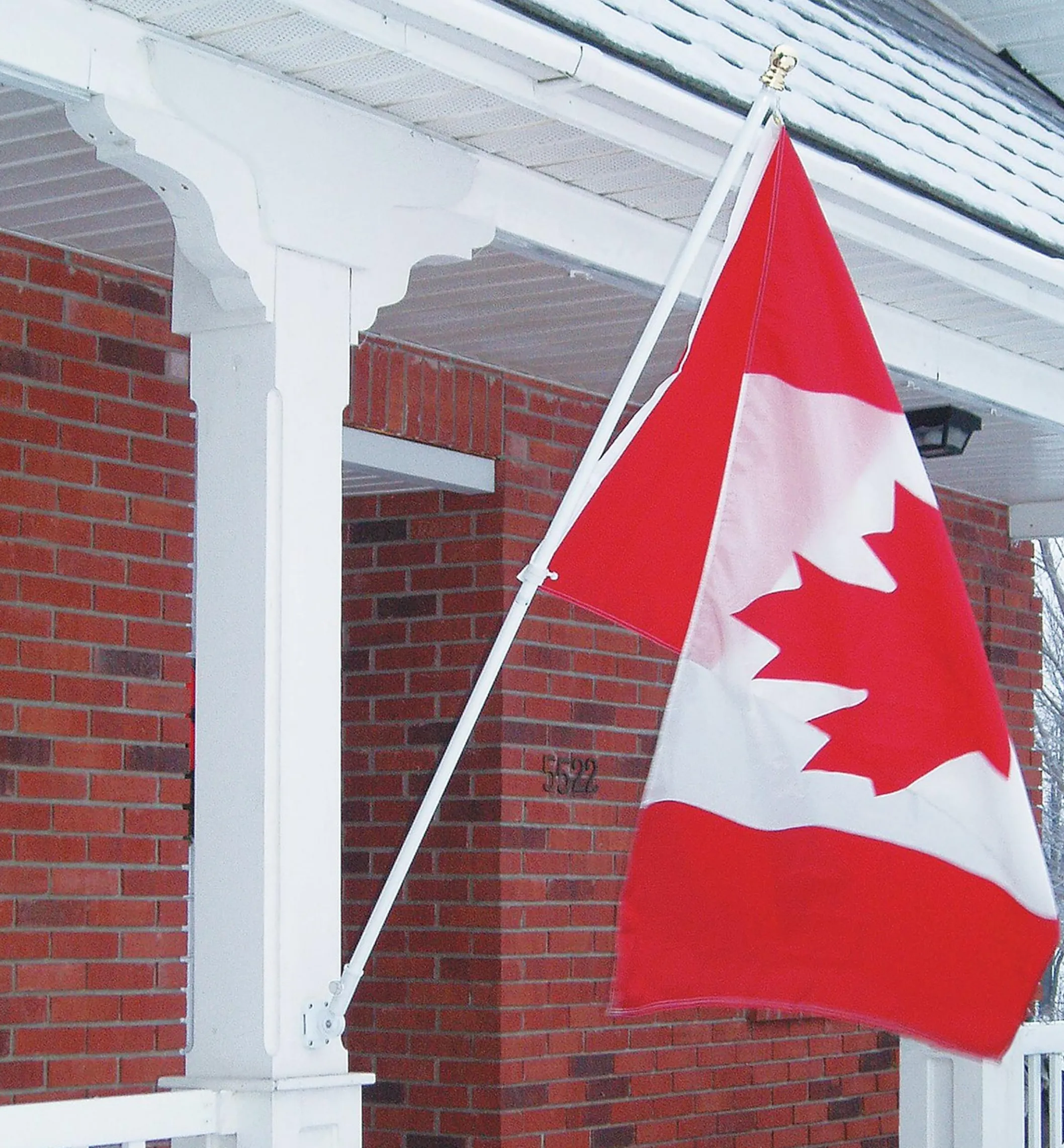 Spinning Flagpole & Adjustable Bracket Set