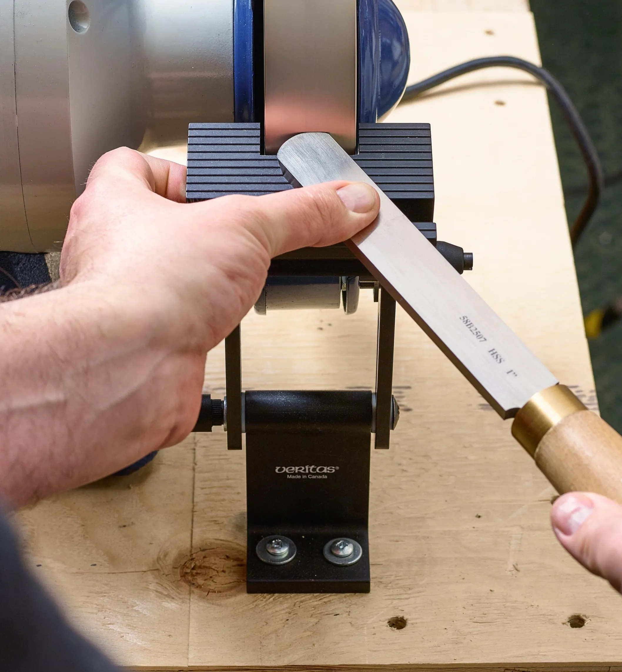 Table For 1 1/2" Wheels For Veritas Grinder Tool Rest