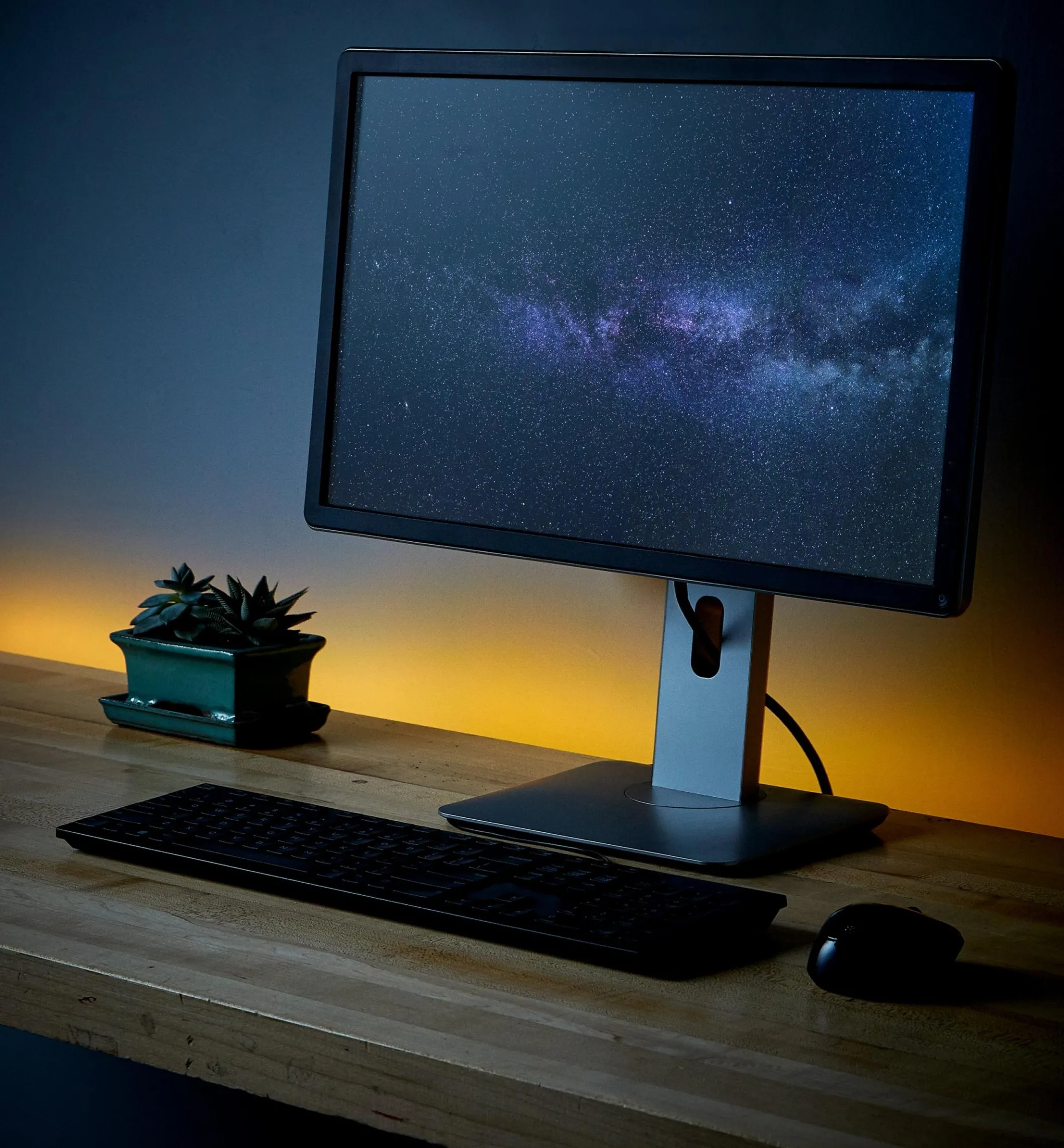 USB Color-Controlled LED Tape Light Kit