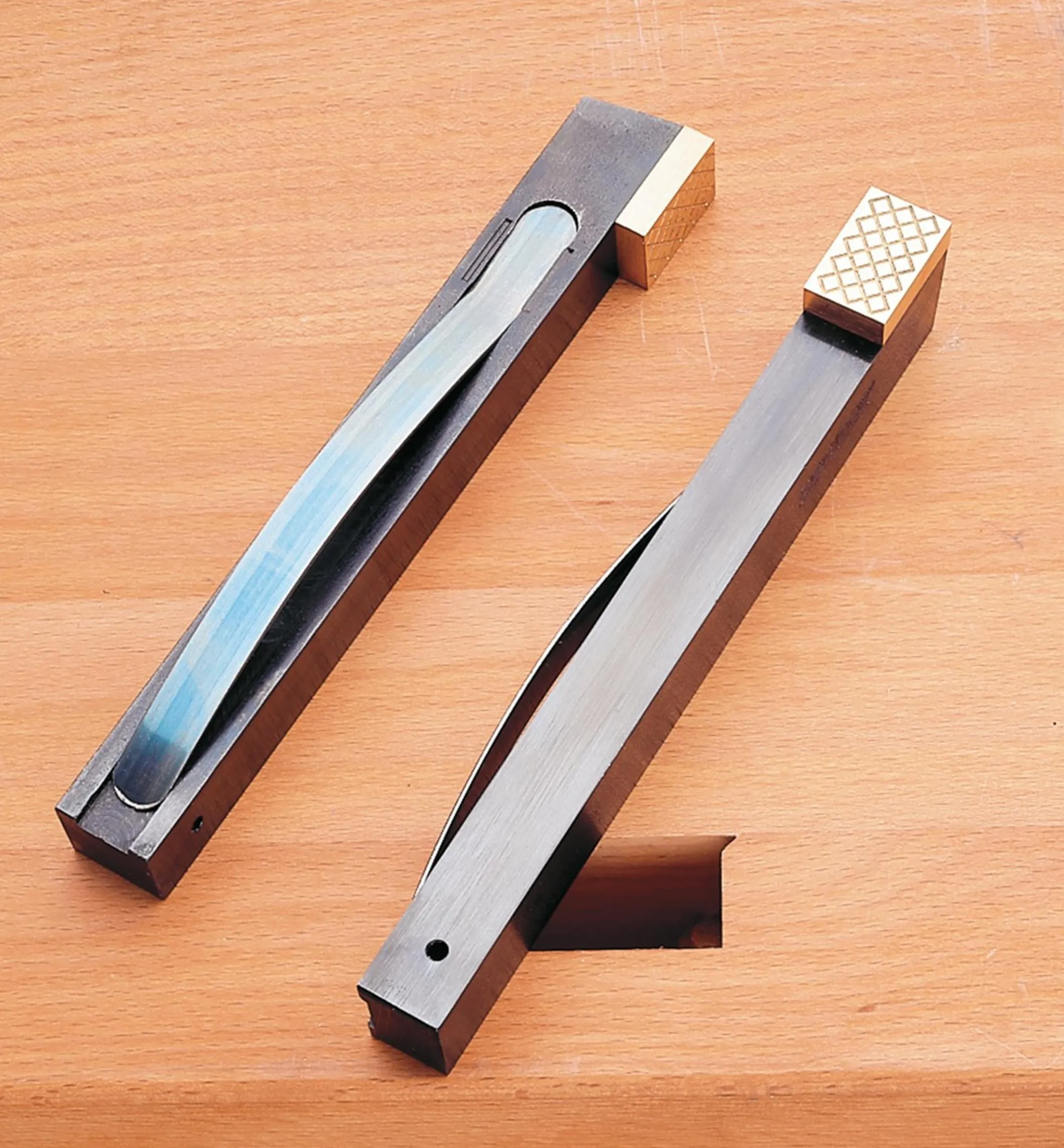 Veritas Square Bench Dogs