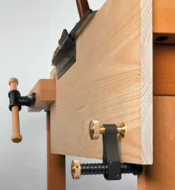 Veritas Surface Clamp