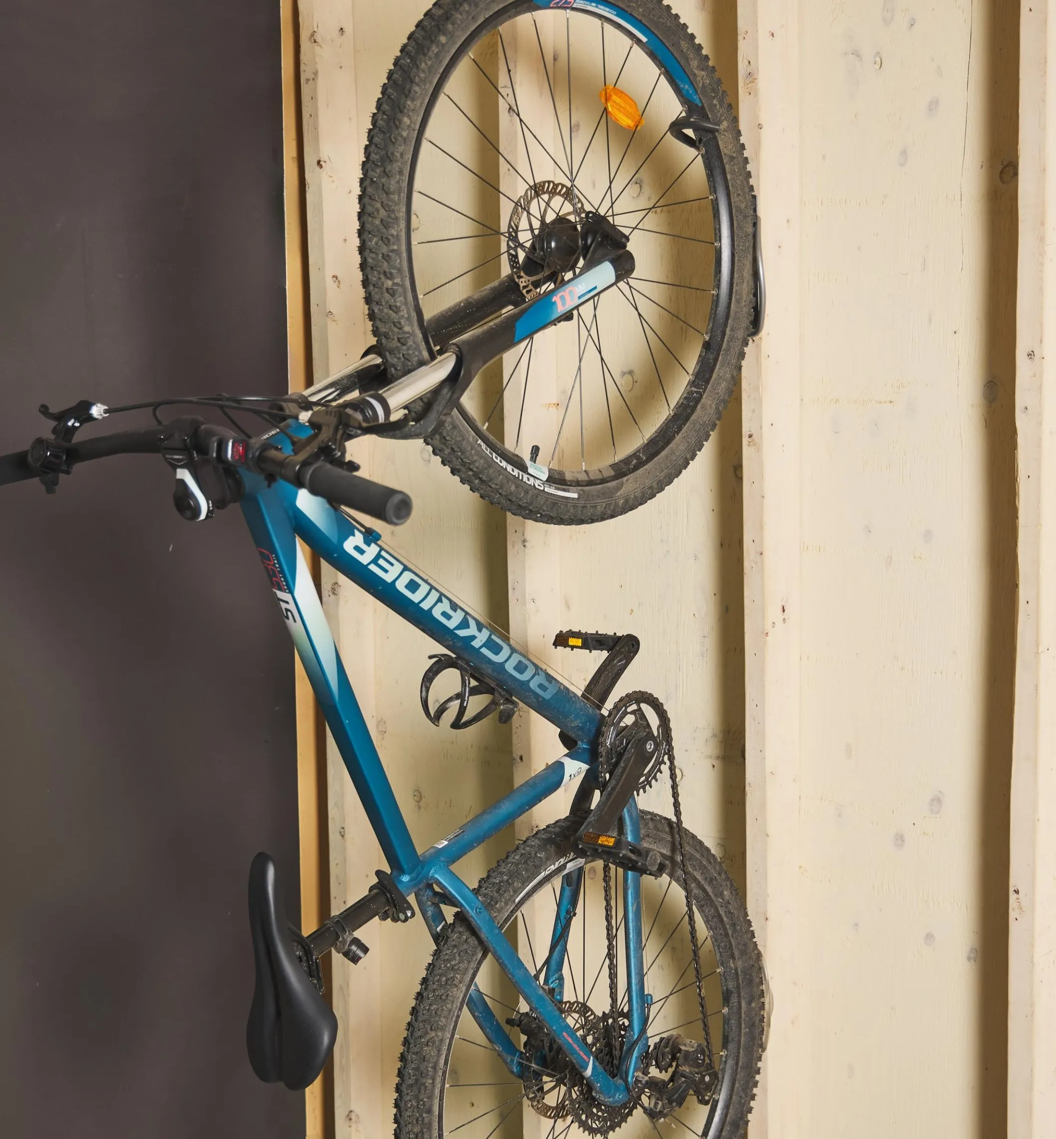 Vertical Single Bicycle Rack