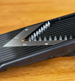 V-Slicer With Julienne Blade